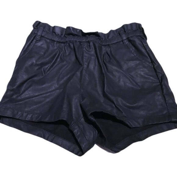 Baby Gap faux leather black ruffle shorts Girl’s size 2T elastic waistband - Picture 2 of 5